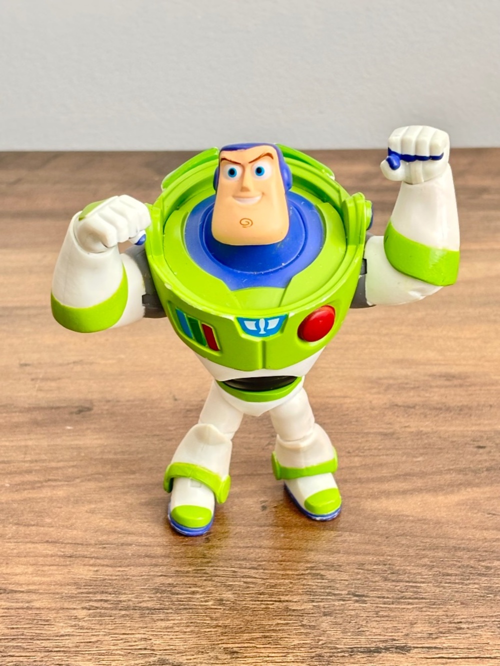 Disney Store Buzz Lightyear Posable 4.5 Toy Figure Foldable Wings Removable Pack